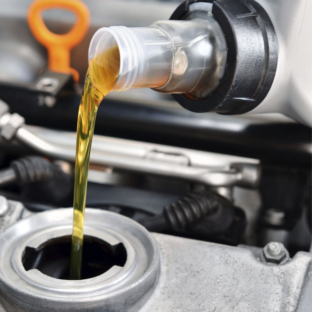 Somos perfectos conocedores de nuestros productos y de sus aplicaciones y beneficios para vehículos de pasajeros, aceites para motores, aceites/rallye- carreras, fluidos ATF–transmisión, etc..