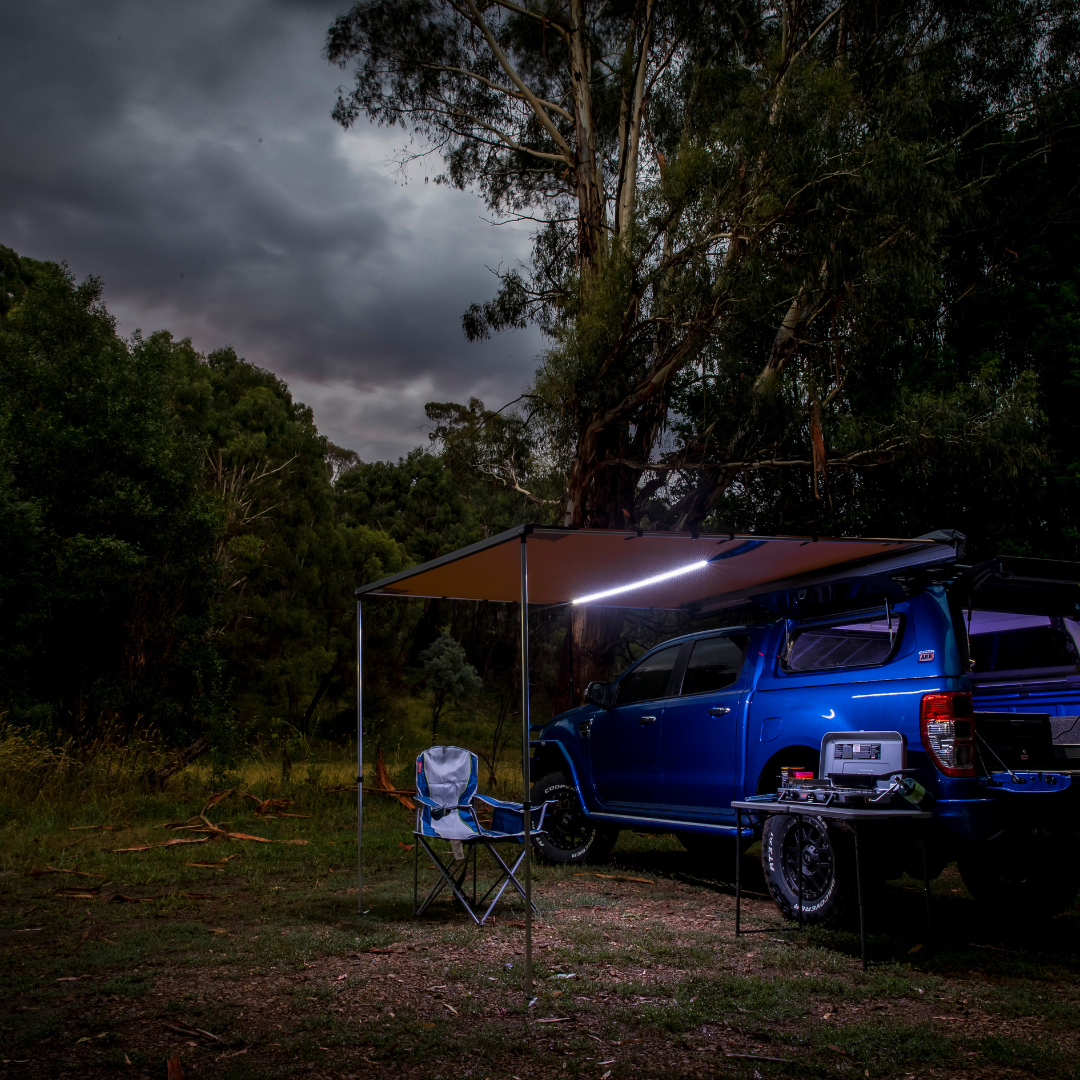 ARB TOLDO CON LUZ LED DE 2.5 x 2.5M ARB TOLDO CON LUZ LED DE 2.5 x 2.5M