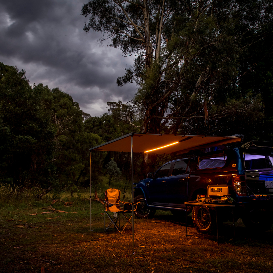 ARB TOLDO CON LUZ LED DE 2.5 x 2.5M ARB TOLDO CON LUZ LED DE 2.5 x 2.5M