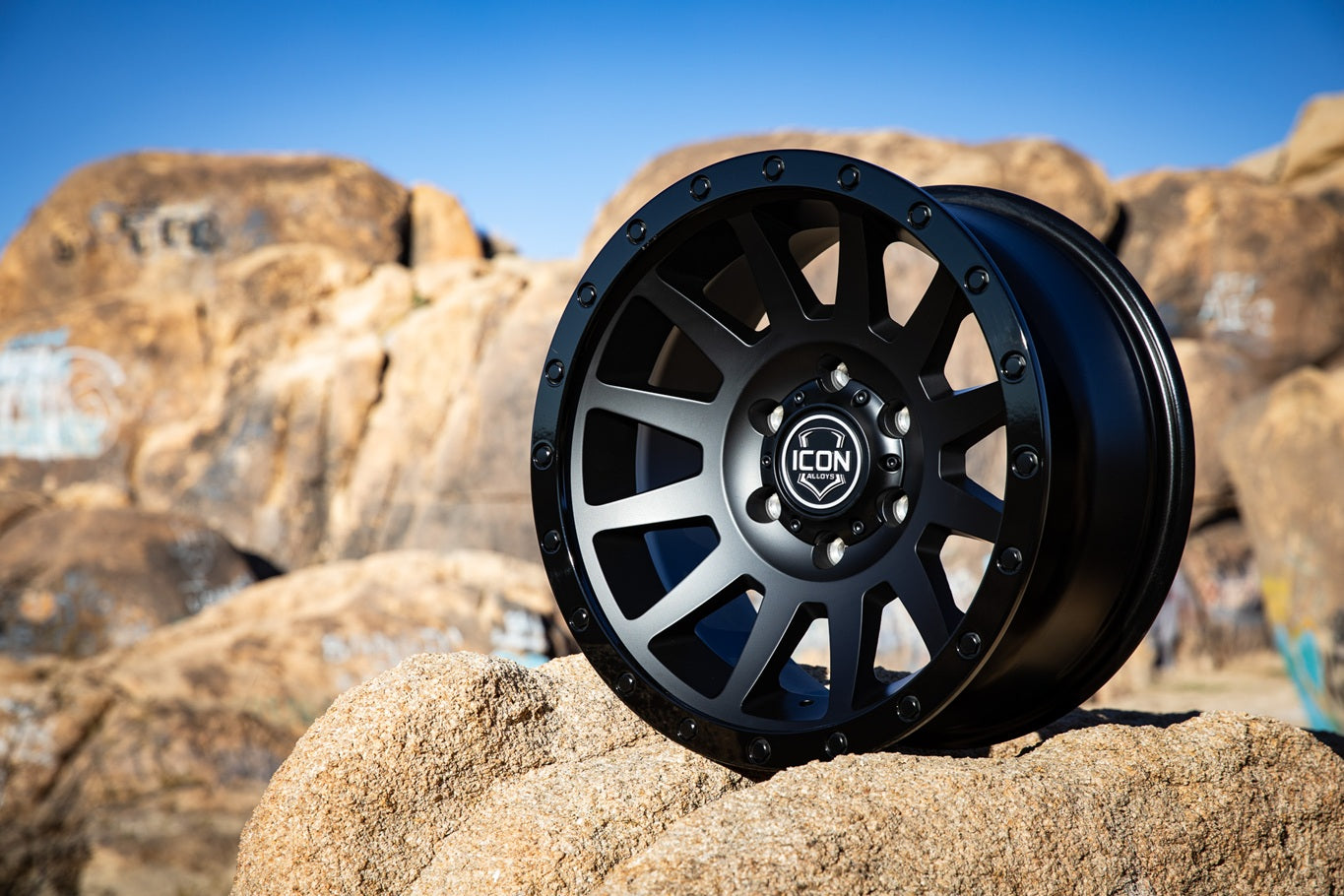 ICON - ARO COMPRESSION DOUBLE BLACK 17x8.5 6x135 ET+6 FORD F150