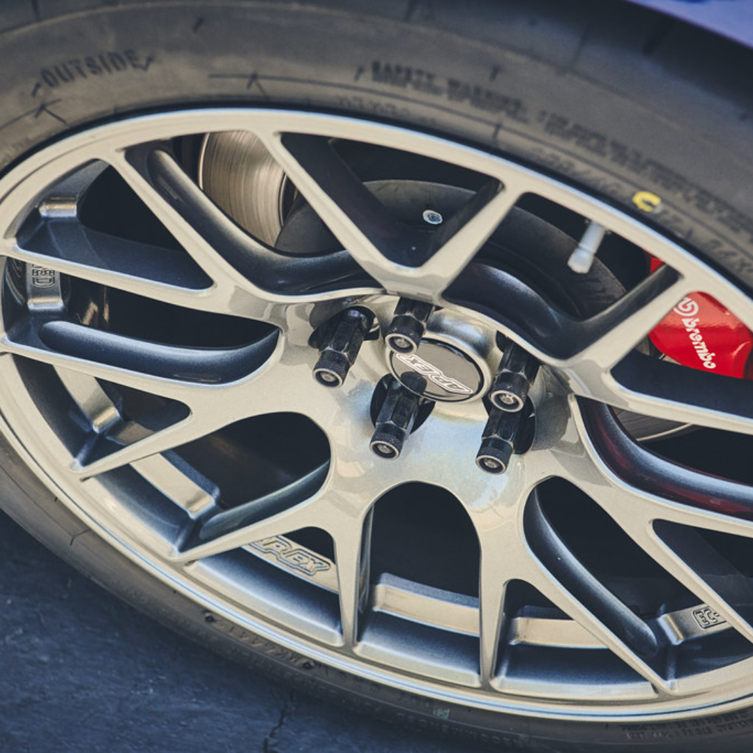 APEX ARO ARC-8 ANTRACITA PARA GR86 / BRZ Y WRX PATRON 5X100
