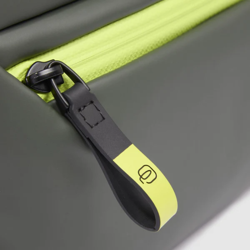 PIQUADRO BOLSO DE MANO IMPERMEABLE