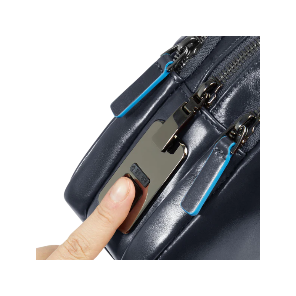 PIQUADRO BOLSO DE MANO CON CIERRE HUELLA DIGITAL AZUL